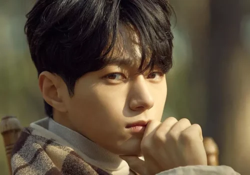 Kim Myung Soo revient de son service Militaire