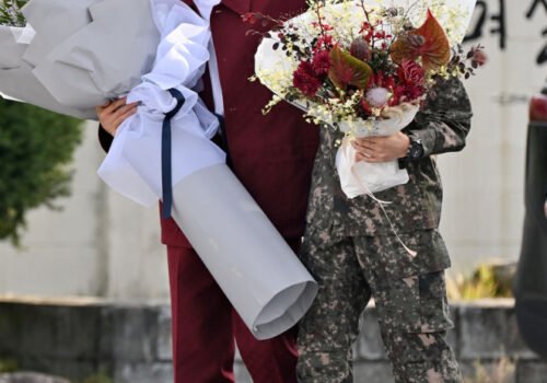 Retour de j-hope : 18 mois de service militaire achevés