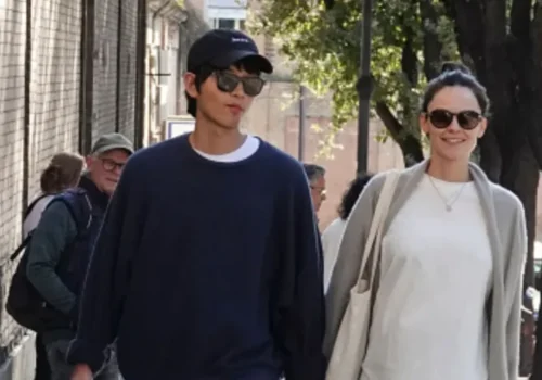 Song Joong ki et Katy Louise Saunders