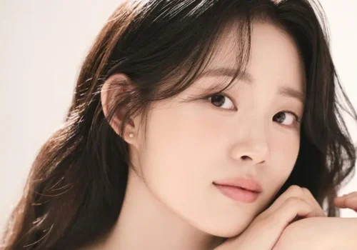 L’actrice Shin Shi Ah rejoint Management SOOP, une agence de renom qui soutiendra son talent et accompagnera sa carrière