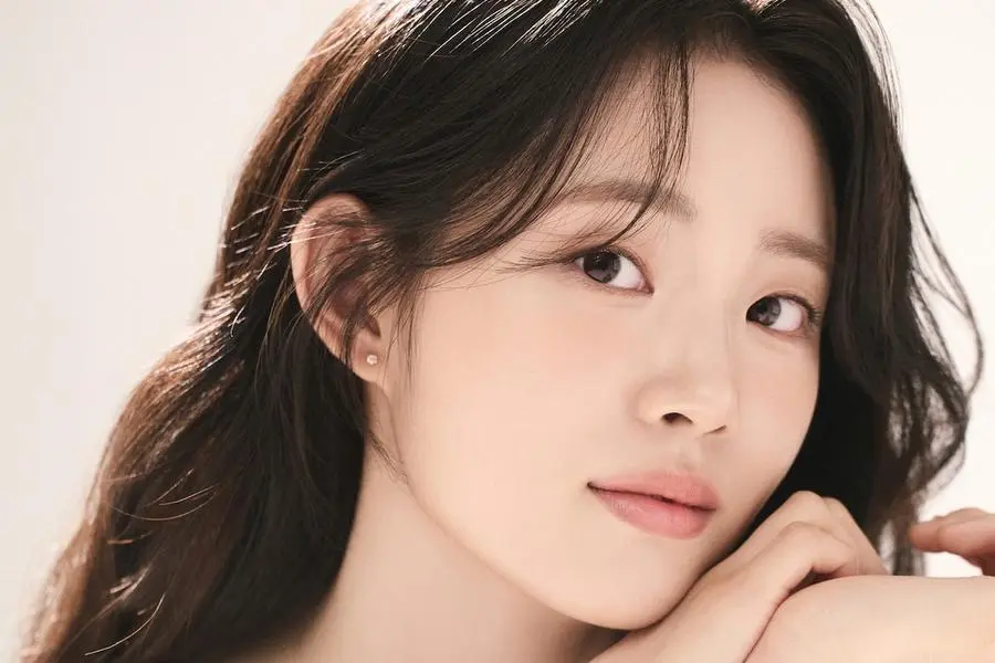 L’actrice Shin Shi Ah rejoint Management SOOP, une agence de renom qui soutiendra son talent et accompagnera sa carrière